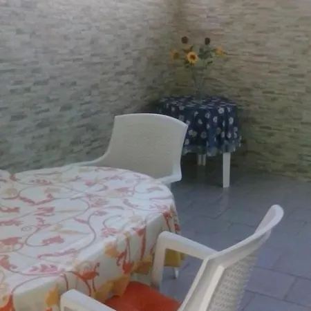 A Pochi Passi Dal Mare - *